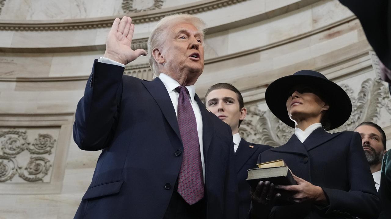 Başkanlık Koltuğuna Donald Trump Oturdu