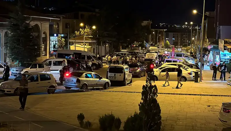 İki Aile Arasında Çıkan Kavga Kanlı Bitti: 3 Yaralı!