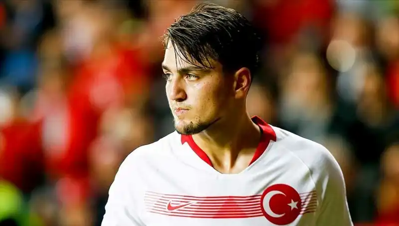 Beşiktaş'tan Şaşırtan Transfer Hamlesi: Milli Futbolcudan Yanıt Geldi!