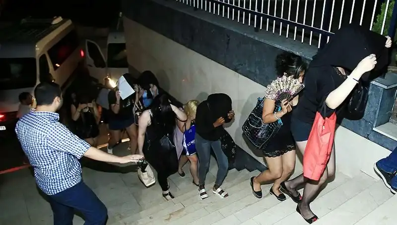 Düzce'de Fuhuş Operasyonu: 5 Zanlı Yakalandı, Şok Detaylar Elde Edildi