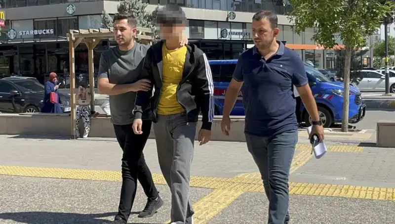 Tartışma Sonrası Ağabeyini Bıçaklayan Kardeş Şok Etti!