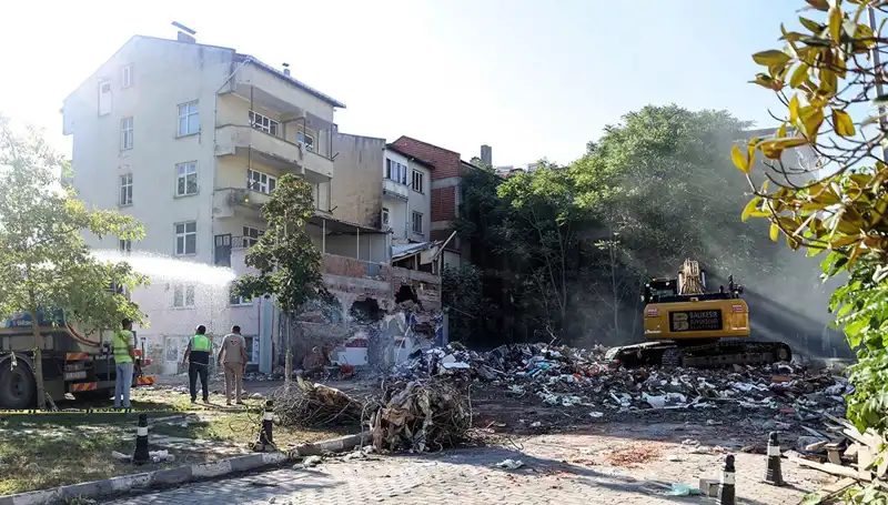 Sındırgı'da Deprem Artçıları Sona Erişiyor mu? 4.0, 3.6, 3.9 Büyüklüğündeki Sarsıntılar Görüldü!