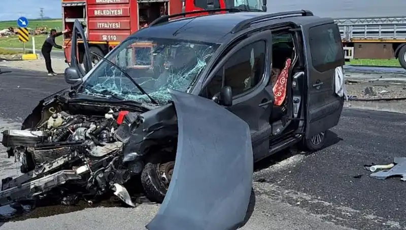 Ankara Yolunda Feci Kaza: Üç Kişi Yaralandı, Hayati Tehlikeleri Yok!