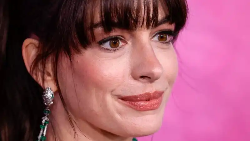 Hollywood Yıldızları Ölü İnsan Derisi Enjeksiyonuyla Estetikte Sınırları Aşıyor
