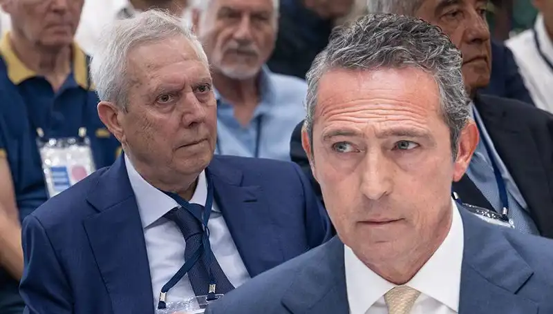 Fenerbahçe Divan Kurulu'nda Aziz Yıldırım'dan Beklenmedik Adaylık Açıklaması!