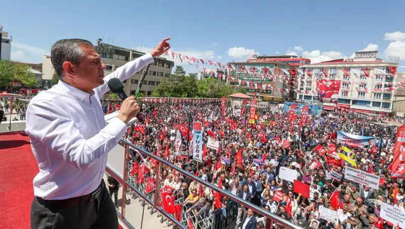 Özgür Özel'den Flaş Açıklama: Örgütün Silah Bırakma Sürecini Destekliyoruz!