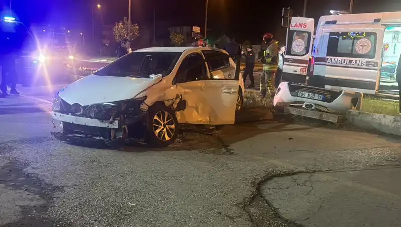 Pikap ve Otomobil Çarpıştı: Kaza Anının Detayları ve Yaralılar