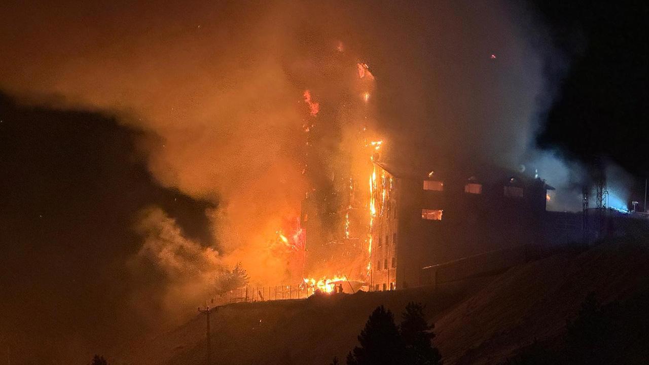 Kartalkaya Kayak Merkezi'nde Otel Yangınında 3 Ölü, 21 Yaralı