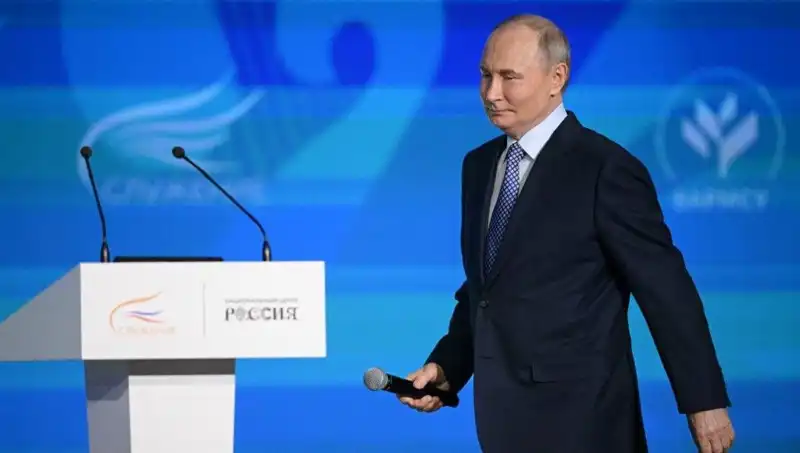 Rusya'da "Yabancı Ajan" Yasası Onaylandı: Putin'in Yeni Stratejisi Ne?