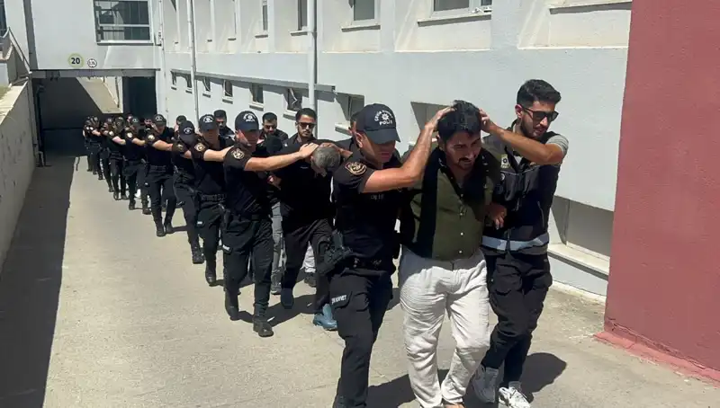 Adana’da Tarihi Narkotik Operasyonu: 825 Kilo Eroin ve 16 Tutuklama