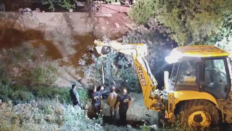 Hatay'da İneğin Kurtarılması İçin İnanılmaz Operasyon Gerçekleşti