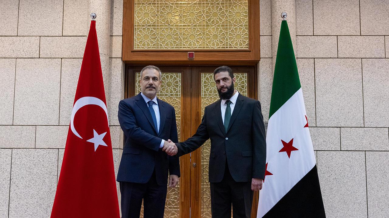 Bakan Fidan, Suriyedeki Ahmed eşŞara ile Bir Araya Geldi