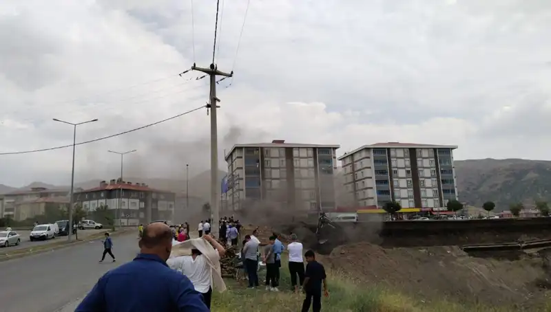 Bitlis'te Doğalgaz Hattında Şok Patlama: Panik ve Tahribat