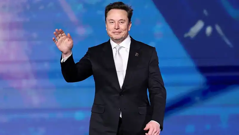 Tesla'nın Farklı Stratejisi: Kendi 'Canavarı'nı Neden Rafa Kaldırdı?